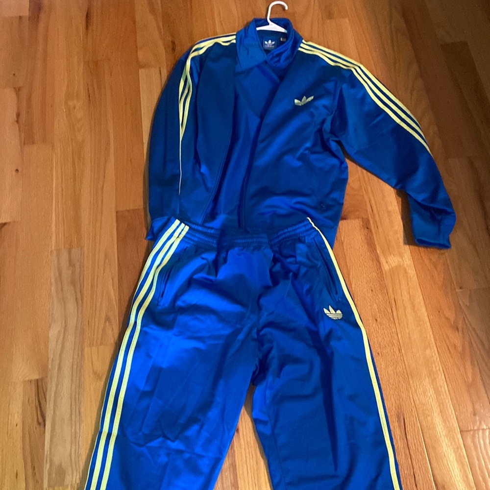 Adidas tracksuit size XL